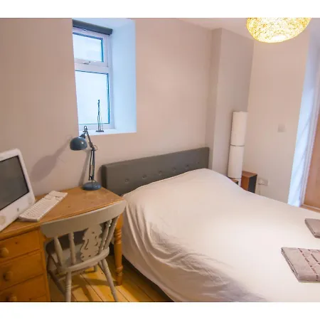 Lägenhet Spacious 2br Garden Flat For 6 In *